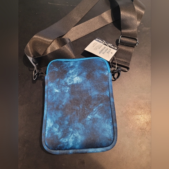 Fitkicks Crossbody - Picture 3 of 3